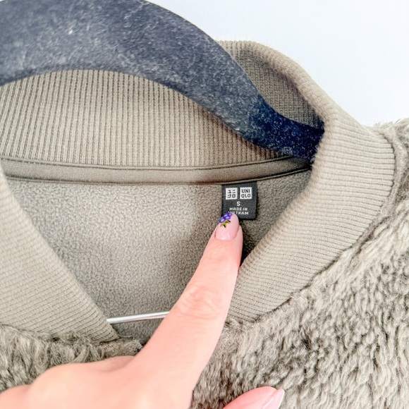 Uniqlo Green Fleece Jacket - Picture 2 of 4
